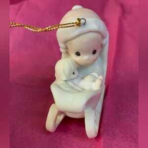 💕Vintage precious moments figurine Ornament